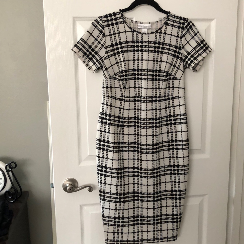 Motherhood ivory and black dress